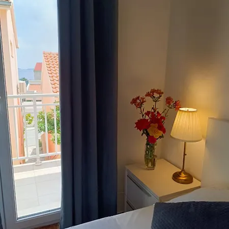 Frano I Franka By The Sea