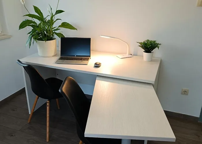 Frano I Franka By The Sea *