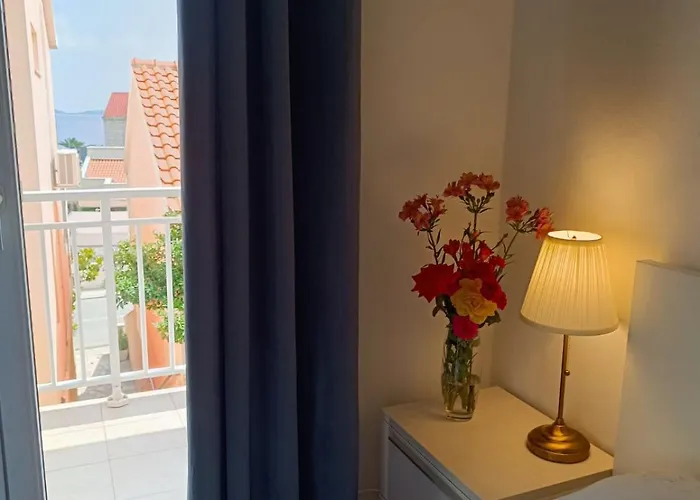 Frano I Franka By The Sea